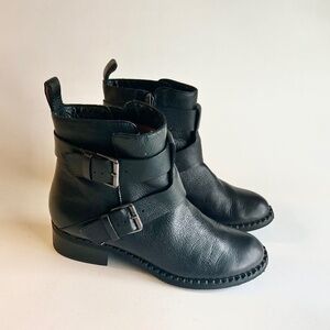 Gentle Souls Black Genuine Leather Rubber Outsole Ankle Boots size 9